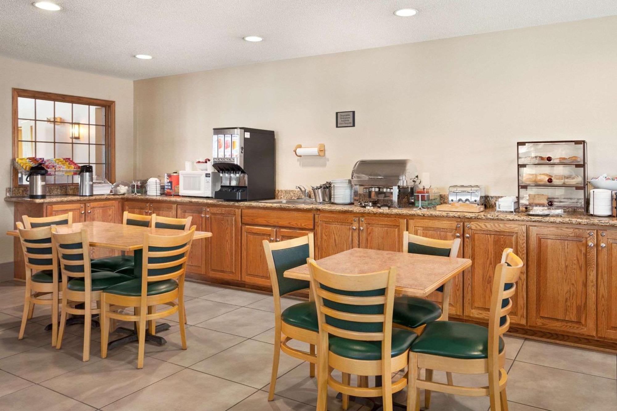 Country Inn & Suites By Radisson, Fort Dodge, Ia Extérieur photo