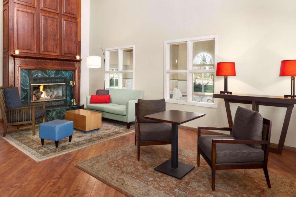 Country Inn & Suites By Radisson, Fort Dodge, Ia Extérieur photo